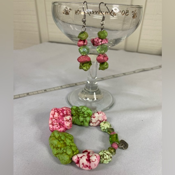 Funky pink and green textured bead bracelet earrings set - Picture 1 of 4